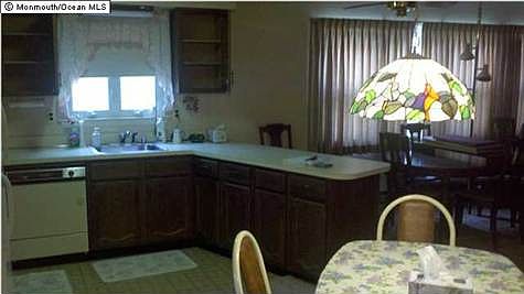 2nd image of 83 Courtshire Dr