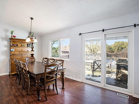 4th image of 621 Winding River Dr