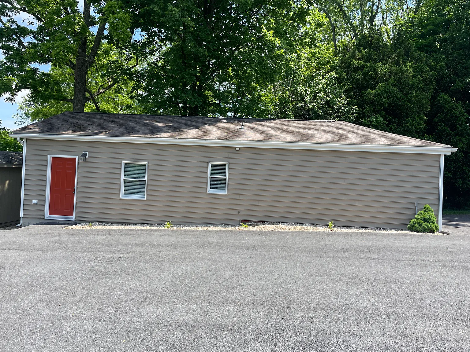 Studio, 900 sqft, $1,200 — Photo 1