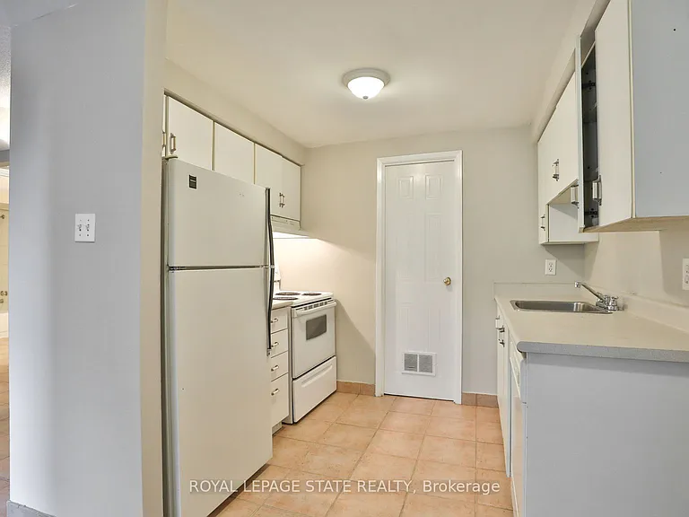 400 York Blvd #208 — Photo 13