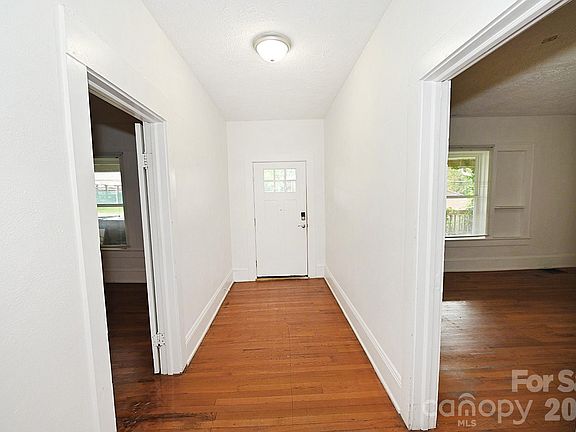 4th image of 755 2nd Ave SW