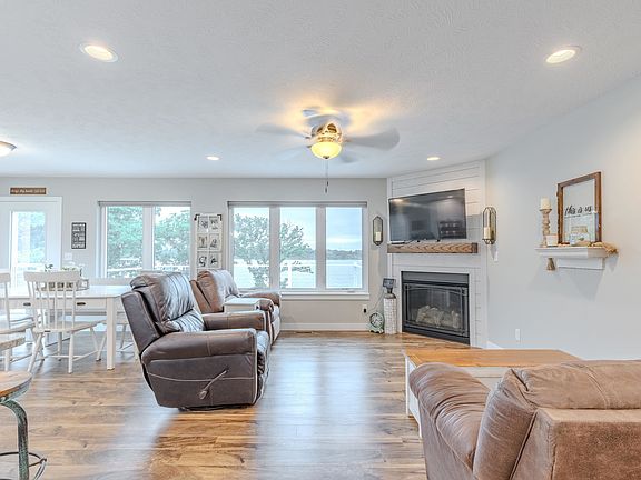 4th image of 116 W Bay Rd
