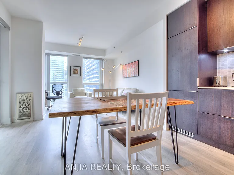 318 Richmond St W #3106 — Photo 14