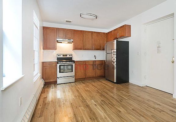 2nd image of 63 W 137th St APT 1B