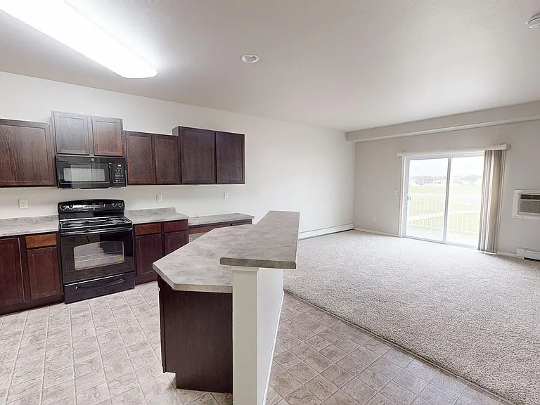 Crystal Creek Apartments — Photo 11