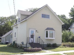 335 6th Ave SE, Valley City, ND 58072