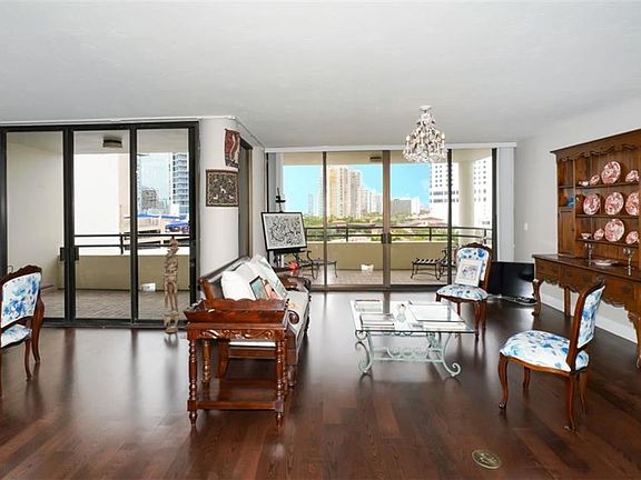 3rd image of 1255 N Gulfstream Ave APT 701