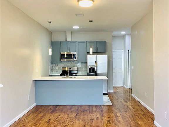 3rd image of 662 Bergen Ave APT 3