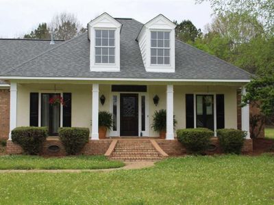 132 Falcon Ridge Dr, Raymond, MS, 39154