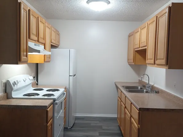 3701 James St #1E, McHenry, IL 60050