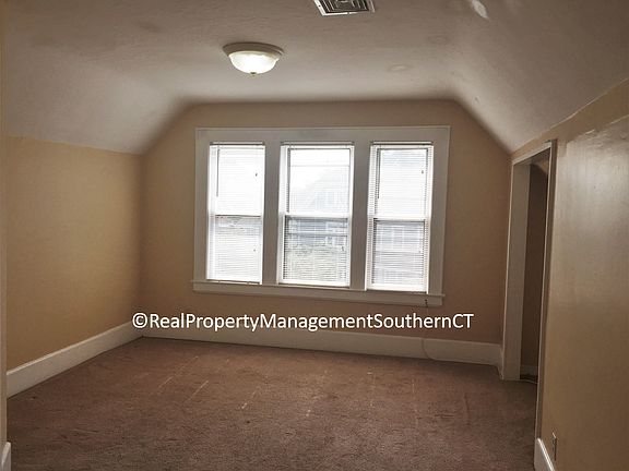 3rd image of 24 Montgomery St Floor 3