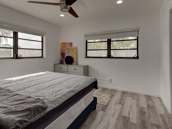 2nd image of 2500 NE 16th Ave #2500