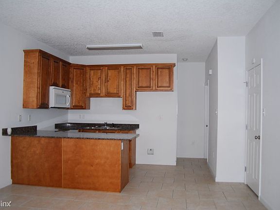 5th image of 1111A Century Oaks Dr
