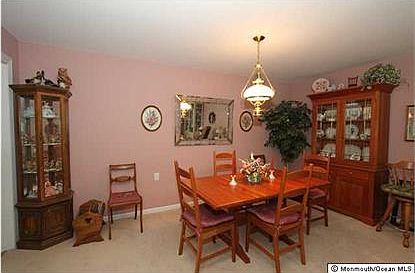 5th image of 182A Sterling Ct