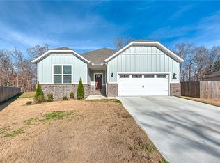 3 McKissick Cir, Bella Vista, AR 72715