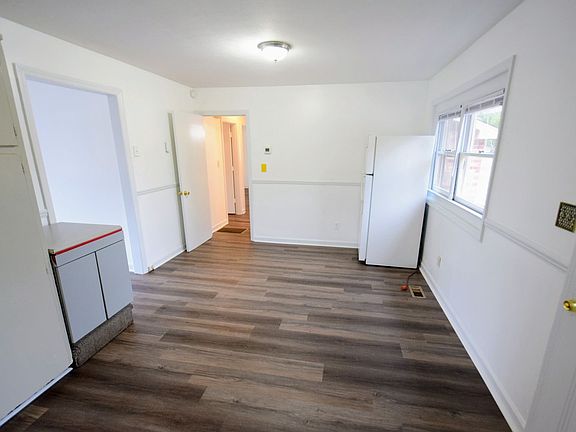4th image of 3212 N Main St
