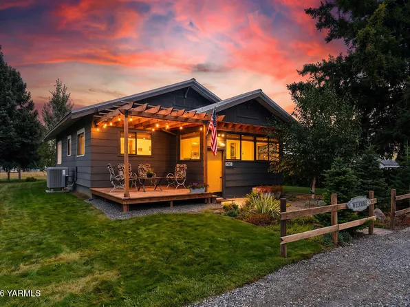7913 Ahtanum Rd, Yakima, WA 98903
