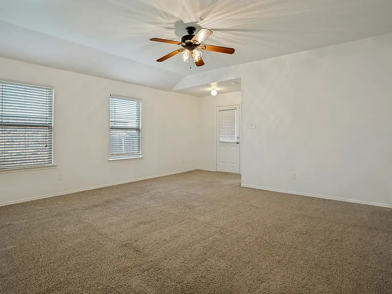 1106 Nickel St — Photo 7