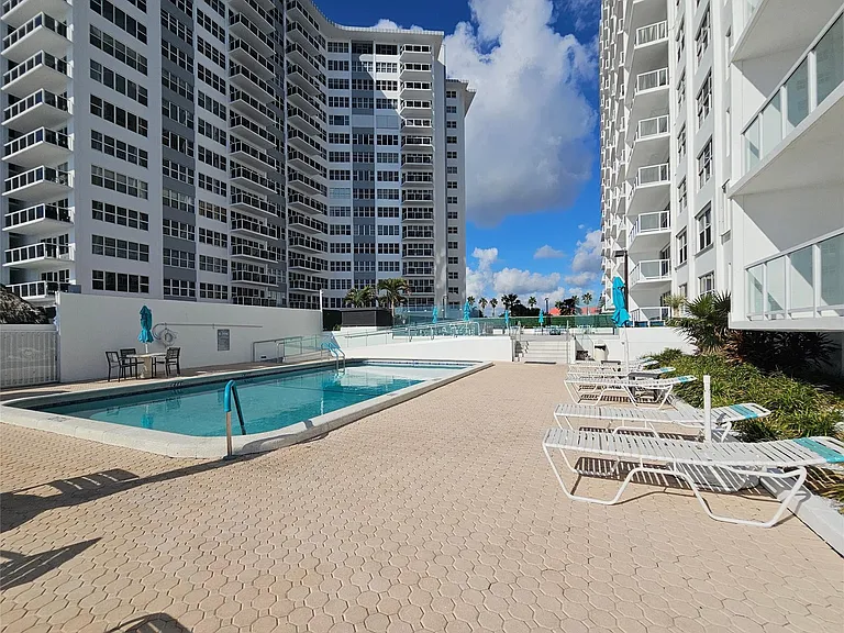 3750 Galt Ocean Dr #209 — Photo 22