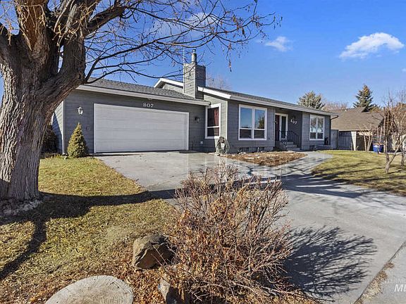 2nd image of 807 Campus Dr
