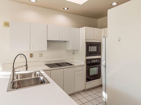 4th image of 432 High St APT 402