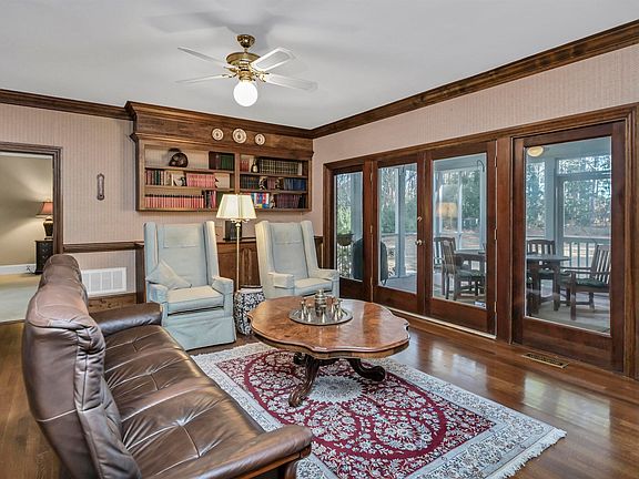 5th image of 121 Lame Horse Rd