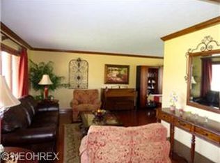 196 Normandy Dr, Brunswick, OH 44212