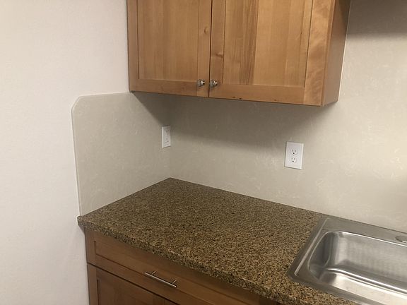 nice granite kitchen countertops and backsplash