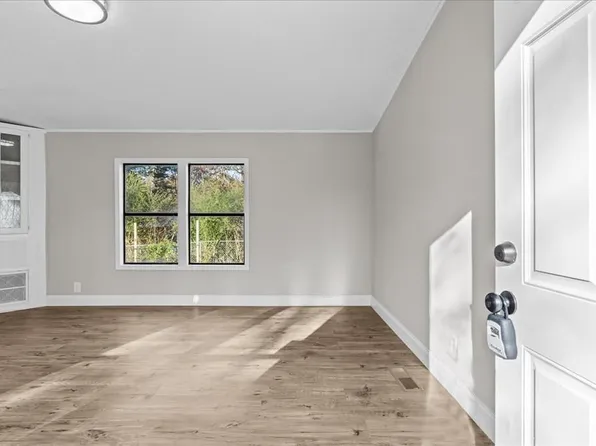 2637 Old Grade Rd, Dalton, GA 30721