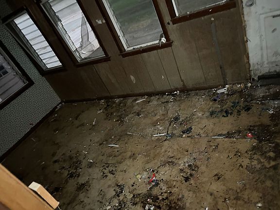 5th image of 206 S 6th St