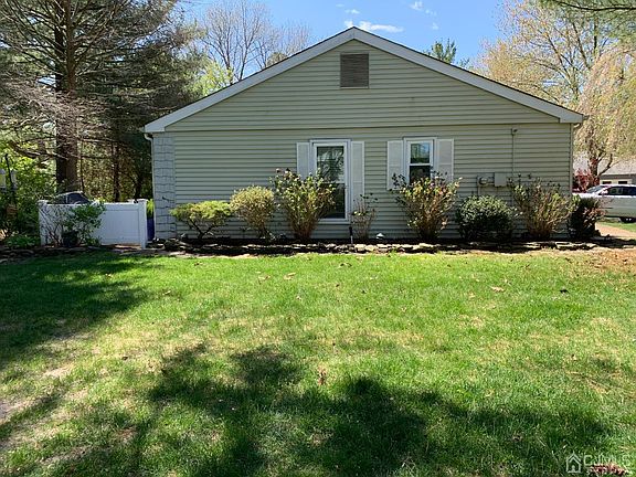 4th image of 845C Winchester Ct