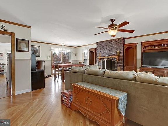 5th image of 3670 Skyview Dr