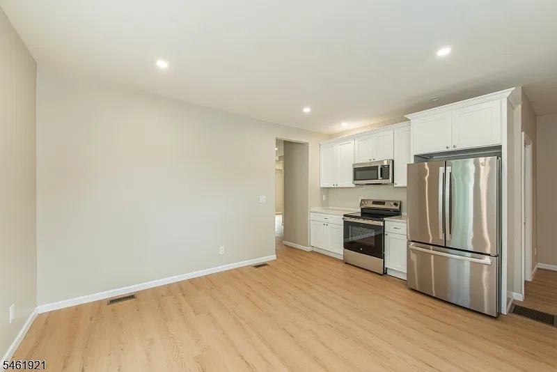 4 bed, 2.0 bath, $3,100 — Photo 4