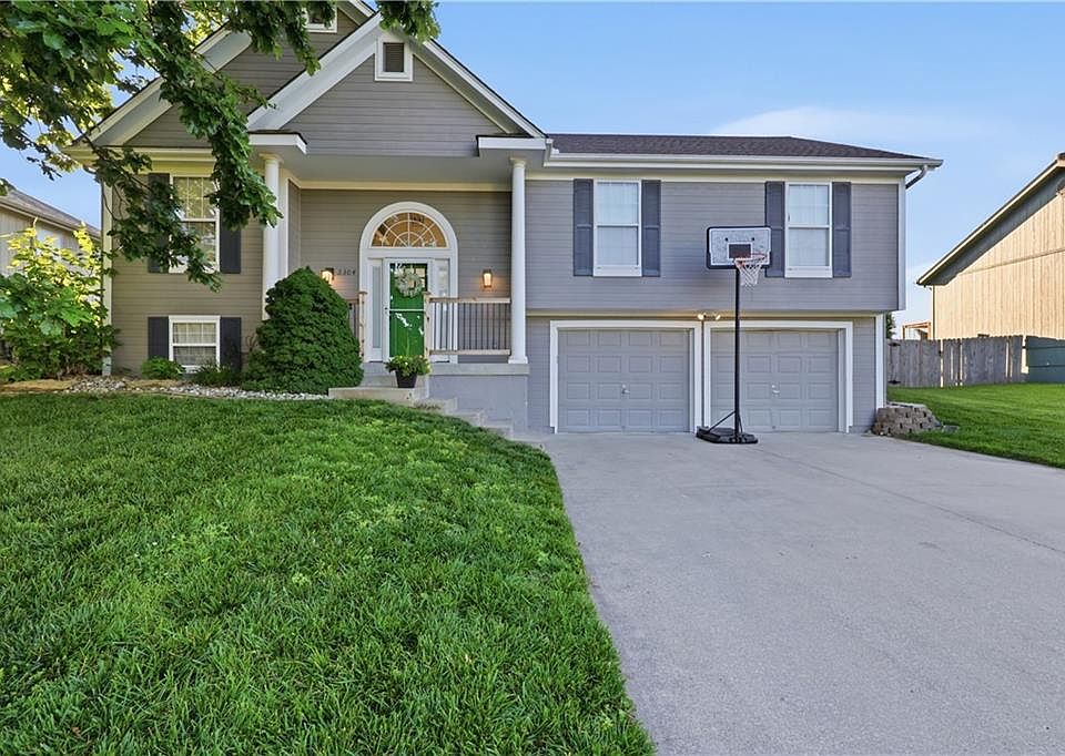 1st image of 2304 NE Summerfield Dr