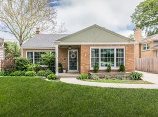 825 Goodwin Dr, Park Ridge, IL 60068