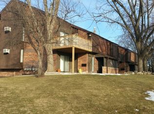 202 Royal Ct APT 3, Appleton, WI 54915