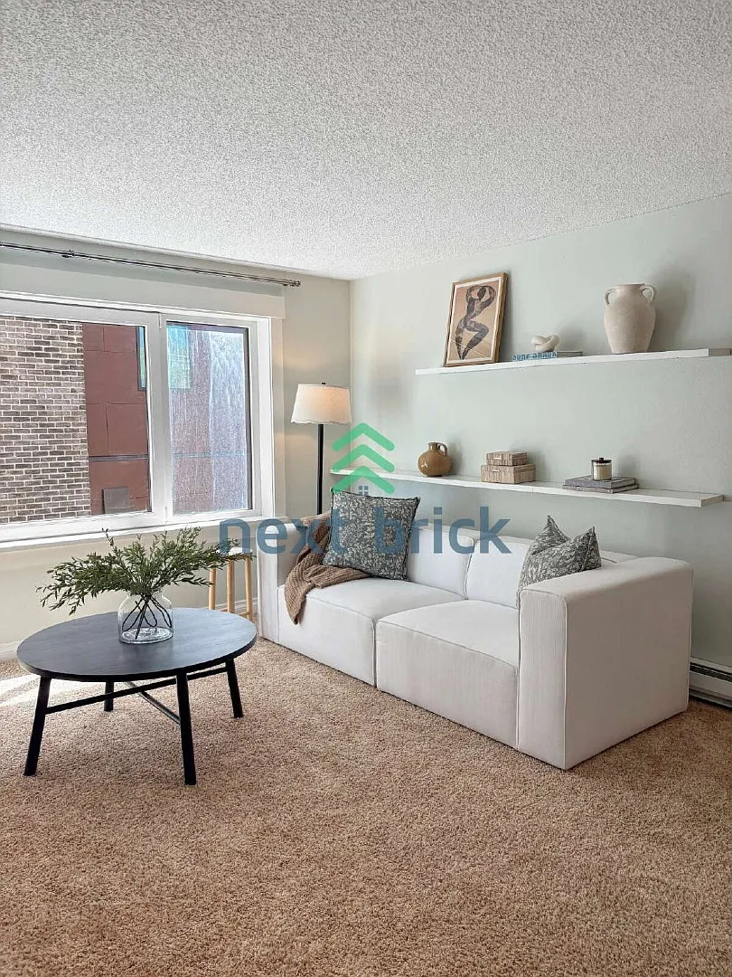 Charming 1-Bedroom, 1-Bath Condo in First Hill with Convenient Urban Access — Photo 3