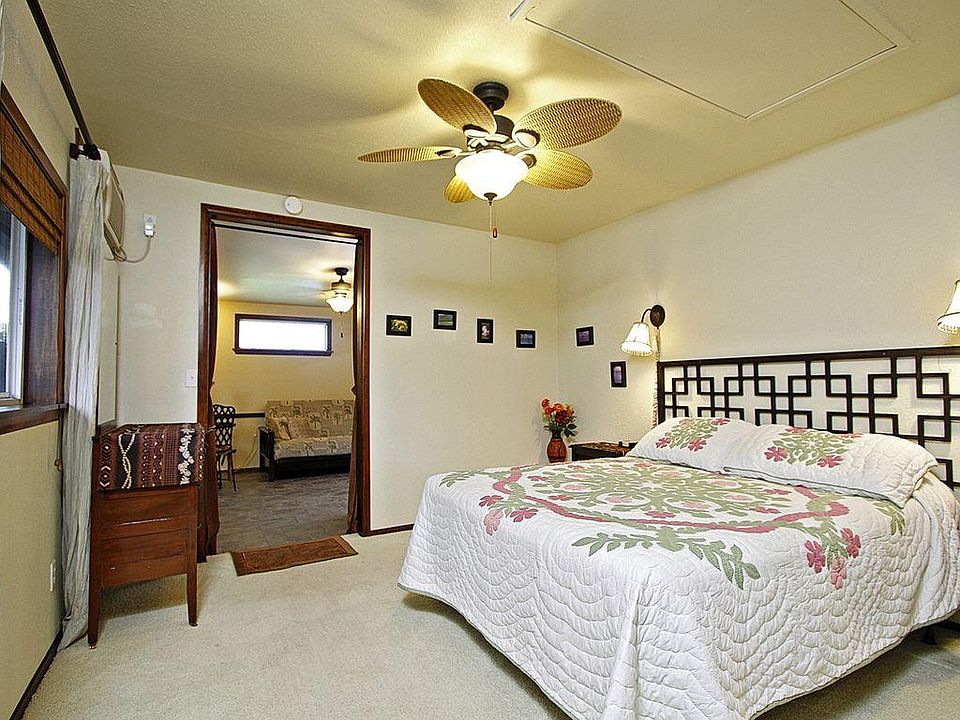 1st image of 872 Maluniu Ave