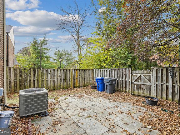 3rd image of 2482 Windbreak Dr
