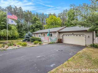 8763 Navaho Trl, Howard City, MI 49329