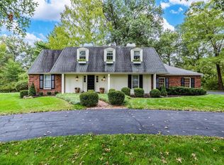 368 Sunway Ln, Saint Louis, MO 63141