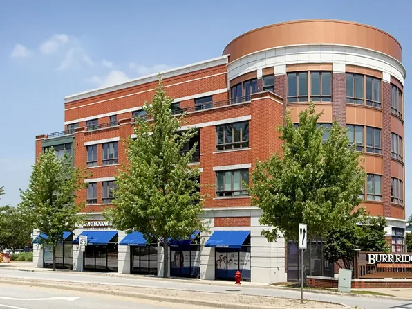 450 Village Center Dr #217, Burr Ridge, IL 60527