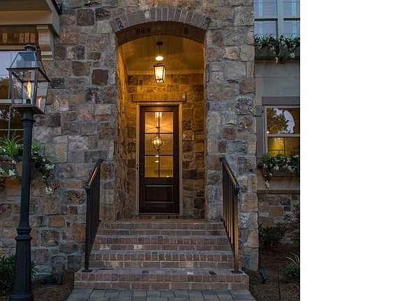 4th image of 520 Weddington Rd