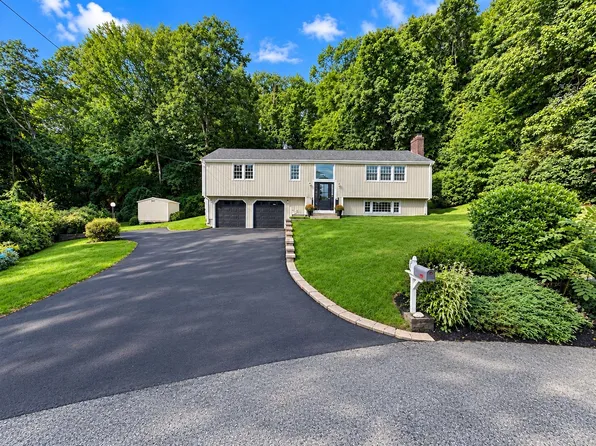 9 Pavia Pl, Framingham, MA 01702