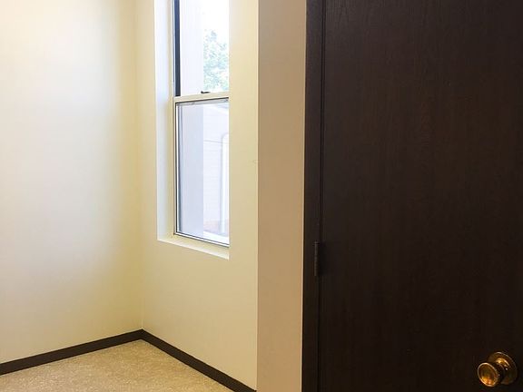 3rd image of 132 Greene St APT D