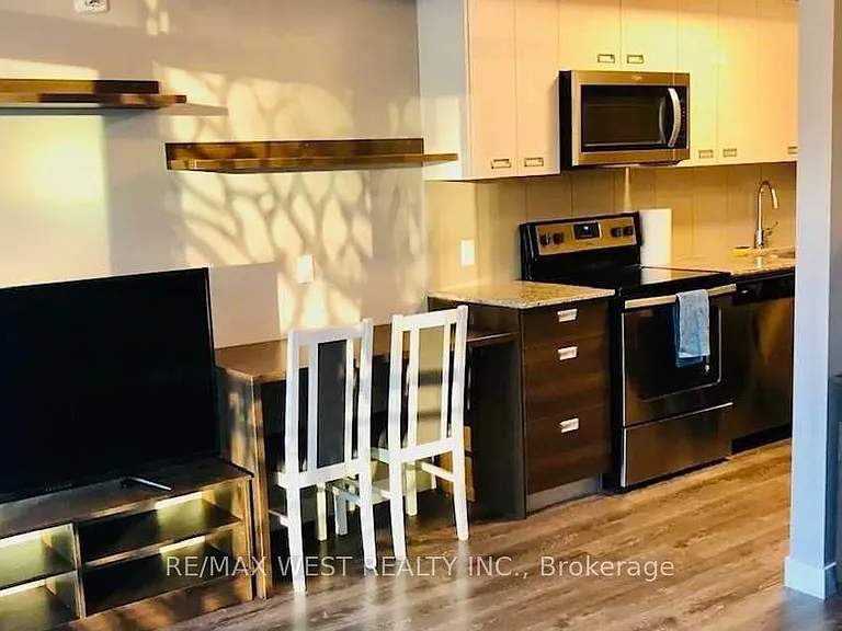 308 Lester St #405 — Photo 2