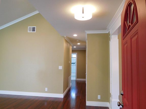 4th image of 86 Tennant Ave
