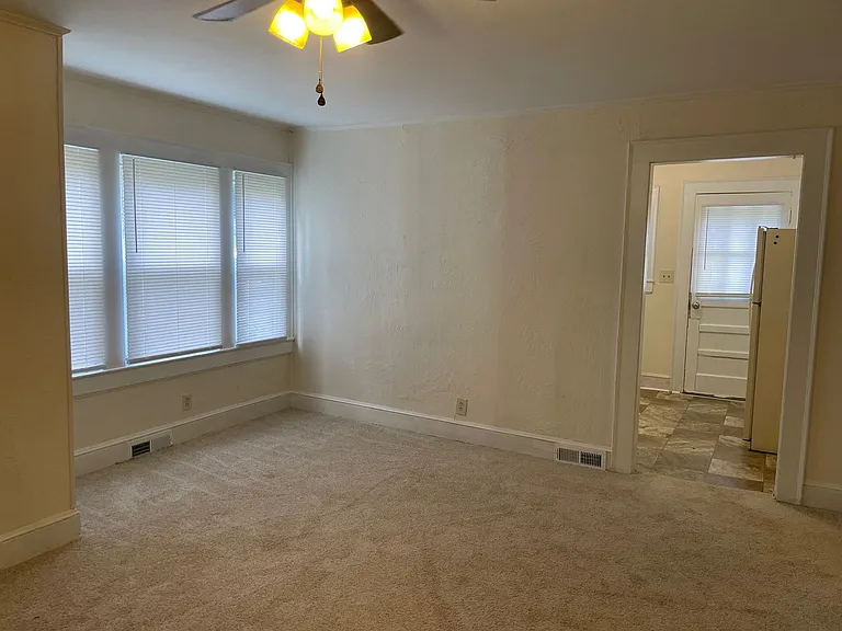420 N Elm St — Photo 5