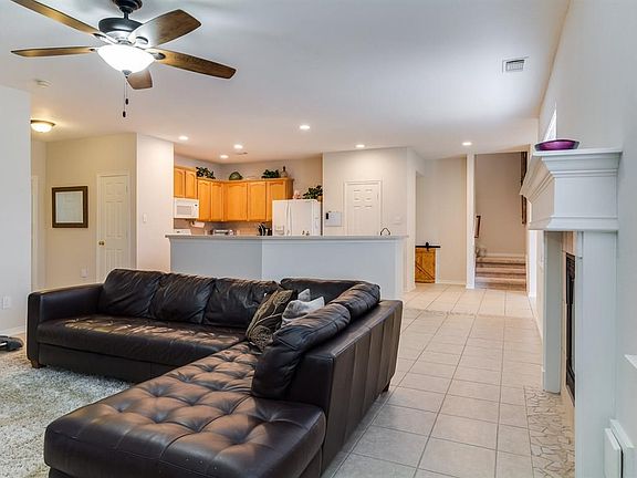 5th image of 1202 Lexington Green Dr