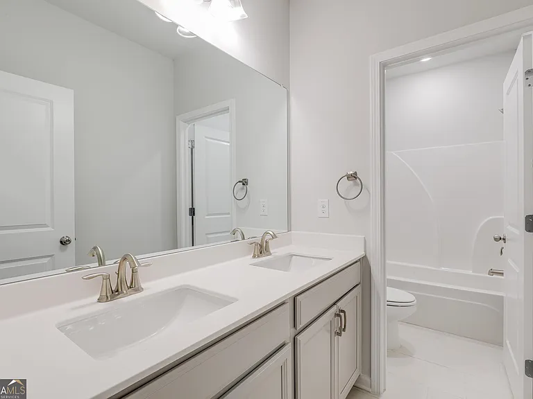 376 Caledonia Ct — Photo 39